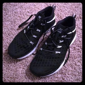 Workout shoes